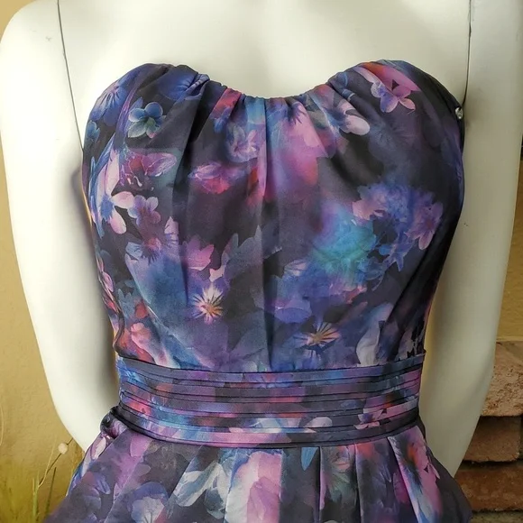 🆕️ GUESS Bombay Floral Asymmetrical Strapless Dress SIZE: 6